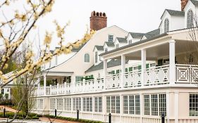 Canoe Place Inn & Cottages